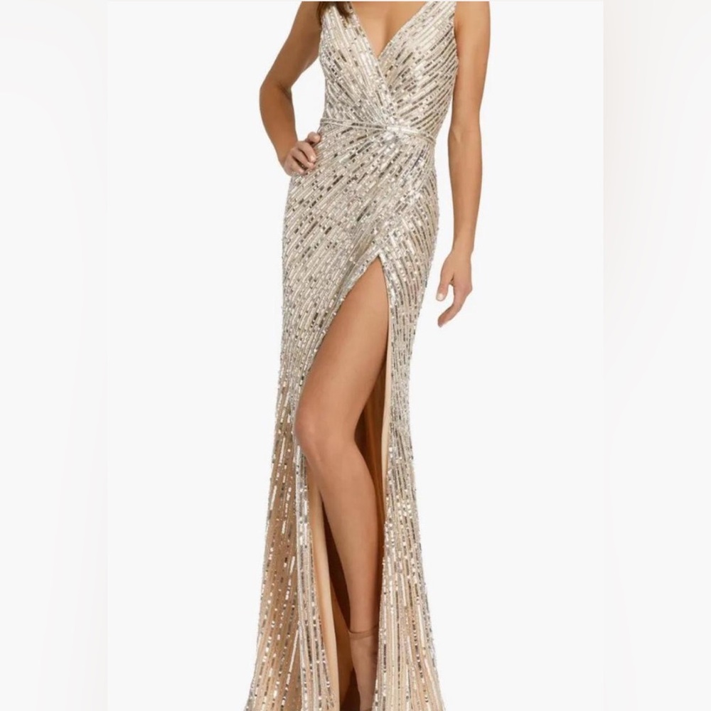 Stunning deep Metallic Sequin Maxi Dress slit lined STRECH bra built Mac Duggal